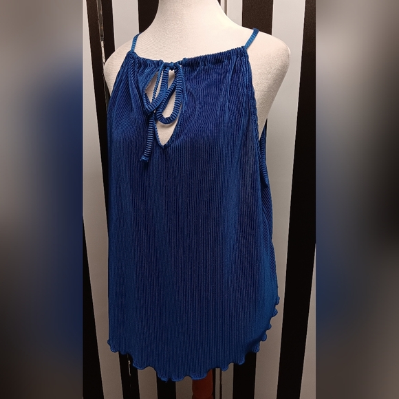 NWT ribbed halter top - Picture 2 of 9